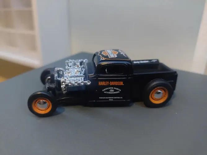 1936 Chevy Pickup Harley Davidson Maisto HD Custom 15380 - 1/64