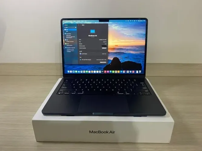 MacBook Air M2 2022 8GB Ram 256 GB tela 13?6 polegadas Midnight com caixa e carregador 