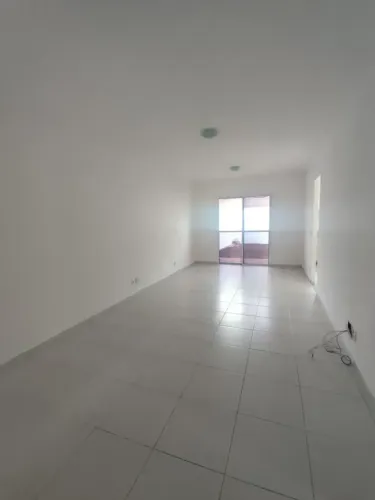 Casa em condomínio fechado com 3 quartos sendo 1 suíte e armários planejados no jardim imp