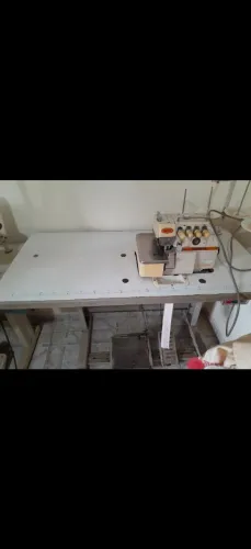 Vendo uma overloque ponto cadeia ótimo estado de conservação 