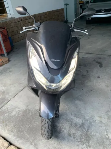 PCX 2023 com apenas 15 mil km, moto nova!!