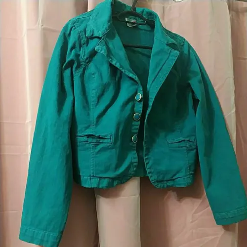 Casaco curto jeans feminino estilo bolero casaquinho tamanho M veste 38 brechó semi novo