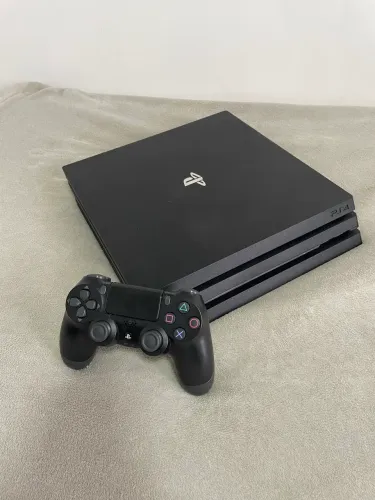 PlayStation 4 Pro 1TB + 1 Controles | Excelente Estado | Pronto para Jogar
