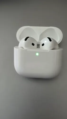 Vende-se AirPods 4 -Apple 