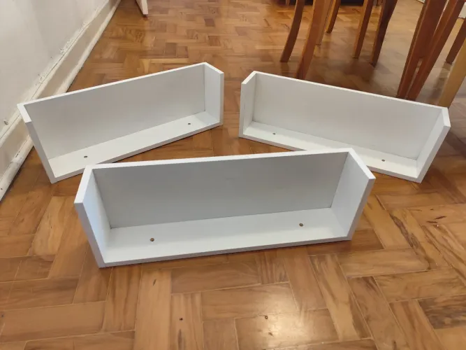 3 Prateleiras Brancas de MDF