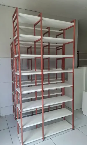 ESTANTE PARA LOJA DE COSMÉTICOS
