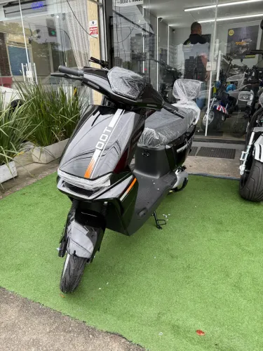 Scooter Elétrica Dot preta 1000w