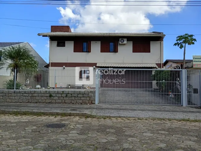 Casa Comercial no bairro Jardim Anchieta - Florianópolis