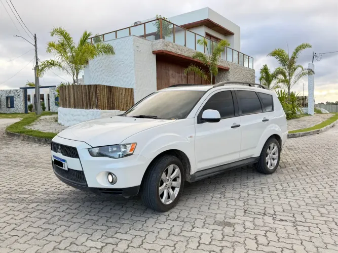 Mitsubishi Outlander 2.0 16V 160cv Aut. 2012