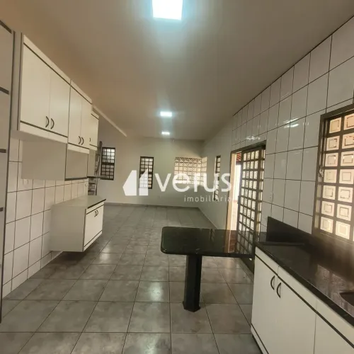 Casa para aluguel, Santa Mônica - Uberlândia/MG