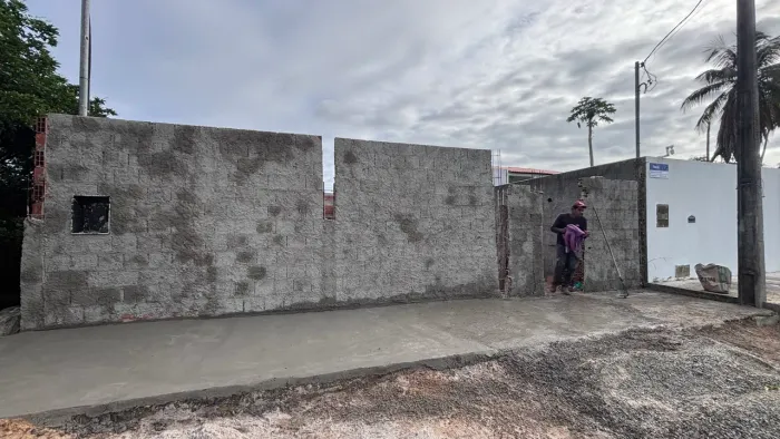 Vendo ou Troco Terreno com Casa em Construção 