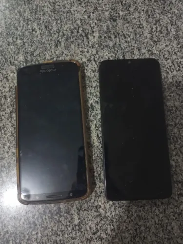 Celular com defeito