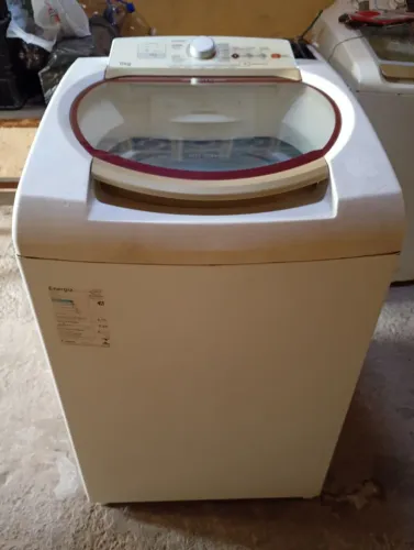 VENDE-SE MÁQUINA DE LAVAR ROUPAS ?