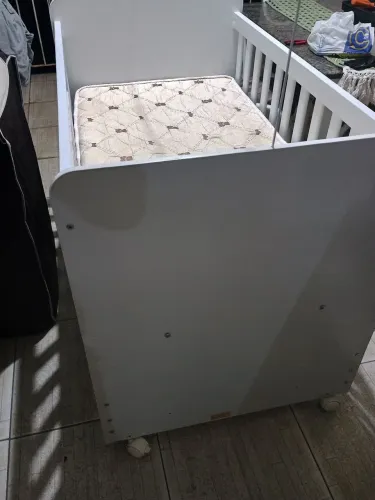Berço com colchão completo
