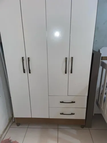 Guarda roupa ótimo estado