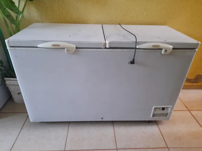 Freezer horizontal Fricon 503 litros