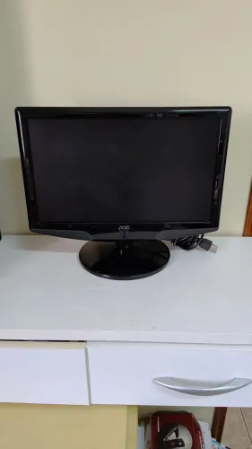Vendo Monitor AOC 18.5 <br>Retirar no Eloy Chaves.