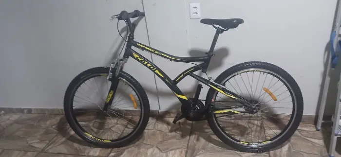 Bike Aro 26 MTB Preta e Amarela - Conservada - Ótimo Estado