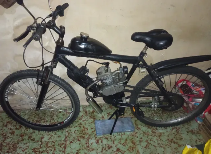 vendo essa bicicleta motorizada pega e anda 