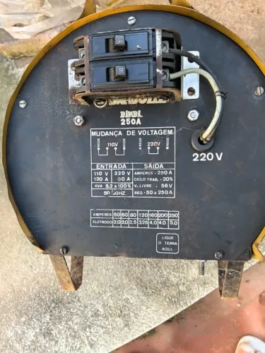 Maquina de Solda Bambozzi Bimbi 250 Amp.