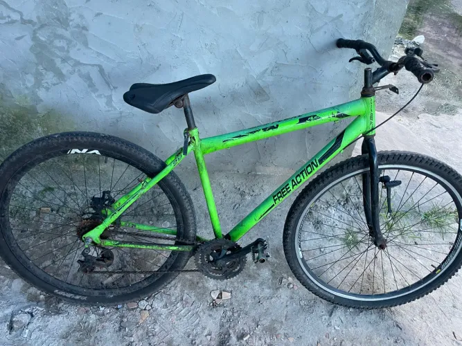 Vendo essa bike não está nova