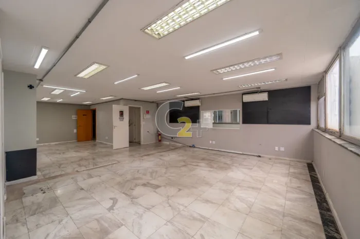 Conjunto Comercial à venda Higienópolis 202m² e 3 vagas de garagem.