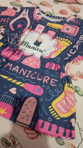 CAMISETA DE MANICURE 