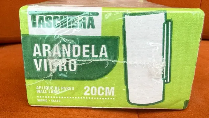 Arandela Taschibra Embaú vidro 20cm