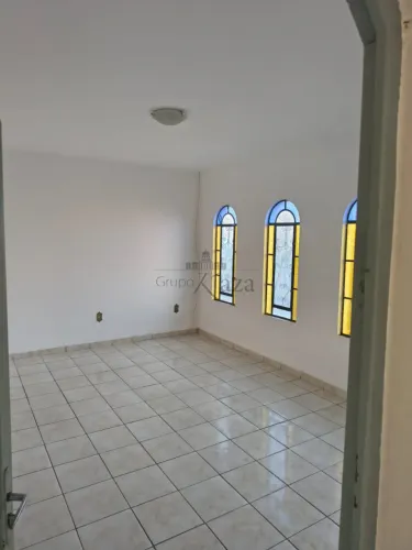 Casa - Residencial - Comercial - Vila Ester - 2 Dormitórios - 130m²