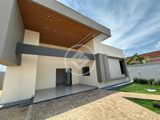 CASA LINDA COM FACHADA IMPONENTE codigo: 333710