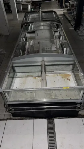 Ilha Expositora Refrigerada Grande para Mercado