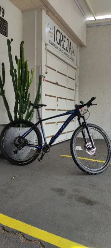 Bicicleta MTB First lunix tamanho 19 <br>