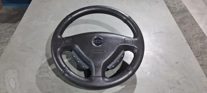 Volante multifuncional Astra