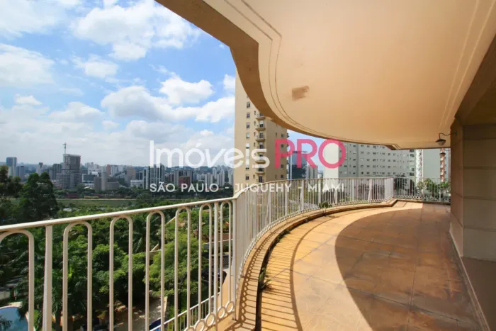 Apartamento Alto Padrão no Panamby com 04 suítes 05 vagas - 815,63 m²