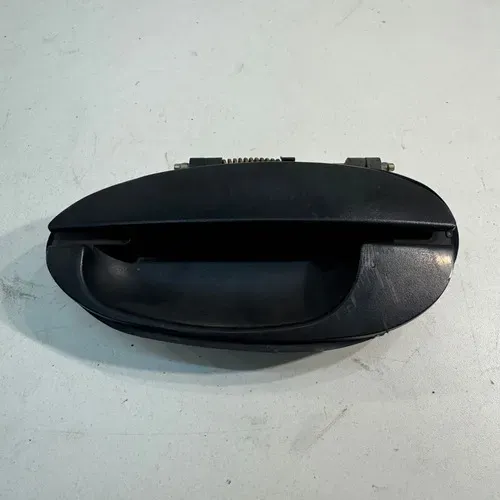 Maçaneta Porta Traseira Esquerda Chery Qq 1.0 3cc 2015 Preto Traseira