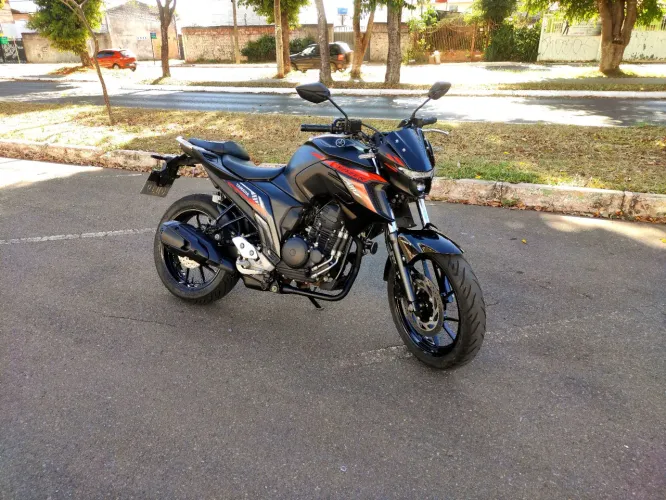 FAZER 250