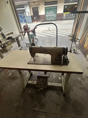 VENDO MÁQUINA DE COSTURA RETA INDUSTRIAL COLUMBIA (LINHA LAFER)