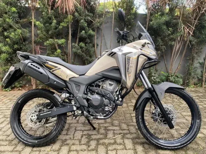 HONDA XRE 300 SAHARA ADV 2025