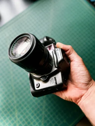 Canon EOS 10QD + lente 35-135mm - Câmera analógica 35mm