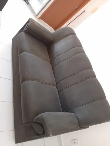 Sofá 2 e 3 lugares, em ótimo estado. Só precisa lavar. Motivo da venda mudança.