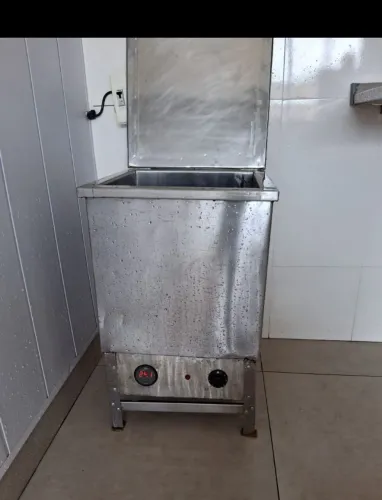 Máquina de bater açaí tudo completo em perfeito estado.