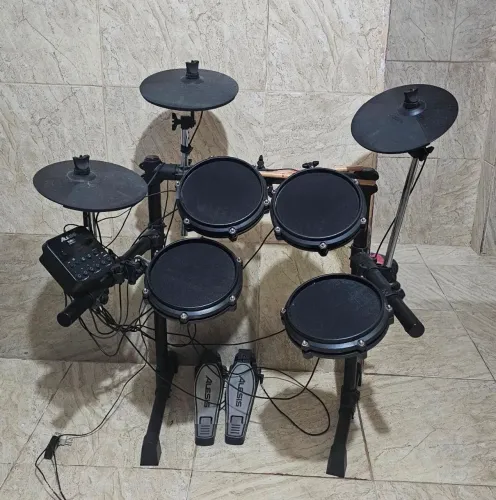 Bateria Eletrônica Alesis Turbo Mesh