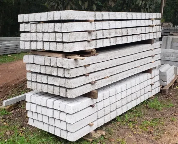 Palanque para cerca de arame ou tela Alambrando Muro Reto Curvo