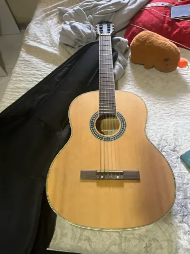 Violão usado em ótimo estado 