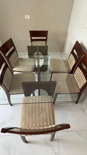 Mesa 6 cadeiras tampo vidro