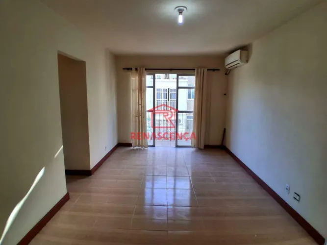 Apartamento com 2 Quartos e Varanda no Encantado.