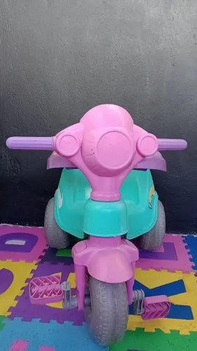 Triciclo Infantil Velocípede com Aro de Proteção Removível