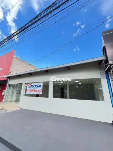 Excelente ponto comercial recém reformado para locação em localização privilegiada. Av. Ja