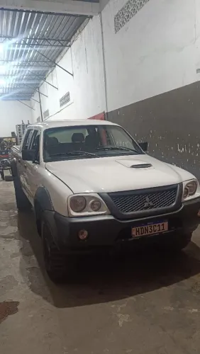 Mitsubishi L200 GL 2.5 4X4 CD Diesel 2011