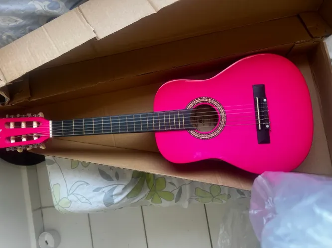 Violão rosa tamanho infantil